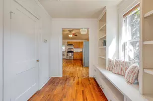 712 Nowotny Ln, Austin, TX 78702 - Photo 14