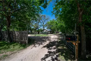 712 Nowotny Ln, Austin, TX 78702 - Photo 26