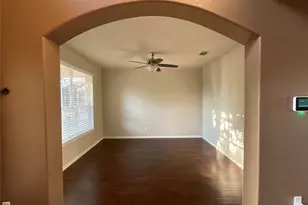 4427 Meadowside Ln, Round Rock, TX 78665 - Photo 4