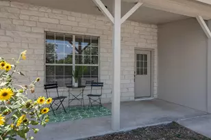 200 Sandstone Dr, Jarrell, TX 76537 - Photo 2
