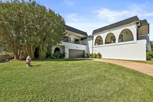 409 Seawind, Lakeway, TX 78734 - Photo 2