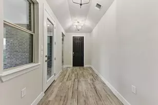 341 Sprinting Peak Dr, San Marcos, TX 78666 - Photo 2