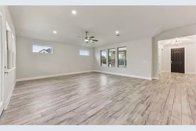 341 Sprinting Peak Drive, San Marcos, TX 78666 - Photo 4