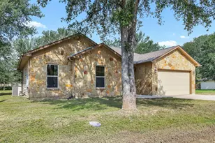 108 Pohakuloa Dr, Bastrop, TX 78602 - Photo 2