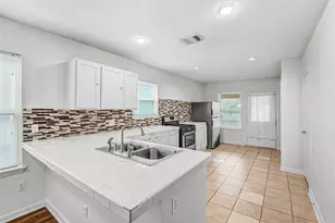 6906 Carver Ave, Austin, TX 78752 - Photo 12