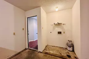 8905 Schick Rd, Austin, TX 78729 - Photo 18