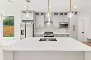 3321 Hemlock Ave, Austin, TX 78722 - Photo 2