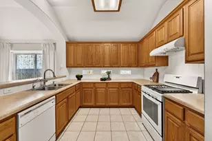 10520 Channel Island Dr, Austin, TX 78747 - Photo 8