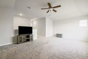 10310 Mager Ln, Hutto, TX 78634 - Photo 8