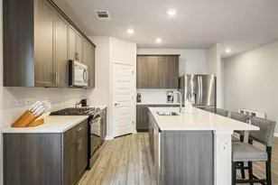 10310 Mager Ln, Hutto, TX 78634 - Photo 6