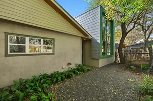 1712 W 10th Street W, Austin, TX 78703 - Photo 32