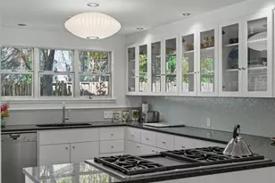 1712 W 10th St, Austin, TX 78703 - Photo 10