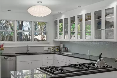 1712 W 10th Street W, Austin, TX 78703 - Photo 10