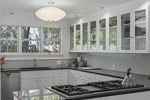 1712 W 10th Street W, Austin, TX 78703 - Photo 10