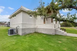 501 Ranchview Dr, Johnson City, TX 78636 - Photo 8