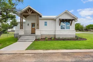 501 Ranchview Dr, Johnson City, TX 78636 - Photo 1