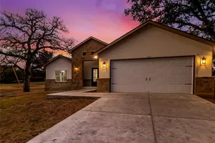 427 E Castleshoals Dr, Granite Shoals, TX 78654 - Photo 4