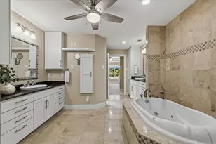 25207 Lakeview Dr, Spicewood, TX 78669 - Photo 14