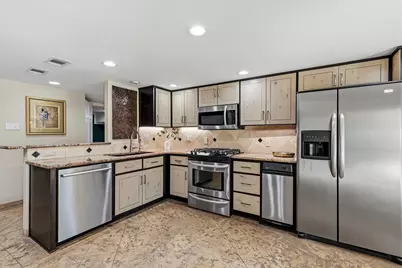 25207 Lake View Drive, Spicewood, TX 78669 - Photo 10