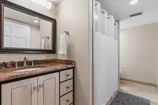 25207 Lakeview Dr, Spicewood, TX 78669 - Photo 18