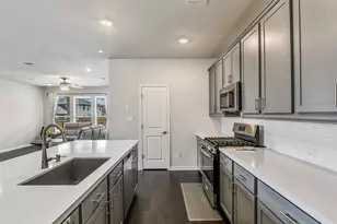 512 Voyage Trce, Leander, TX 78641 - Photo 12