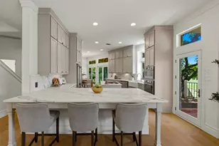 48 Tiburon Dr, The Hills, TX 78738 - Photo 10