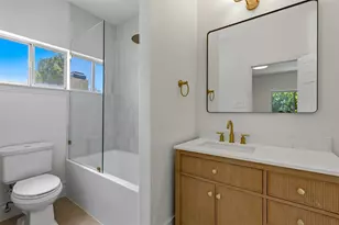 48 Tiburon Dr, The Hills, TX 78738 - Photo 32
