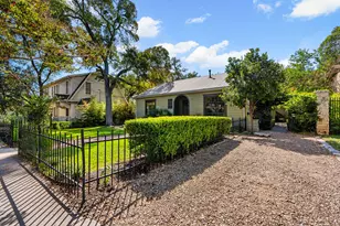 311 E 35th St, Austin, TX 78705 - Photo 2