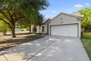 101 Bluejay Cove, Hutto, TX 78634 - Photo 2