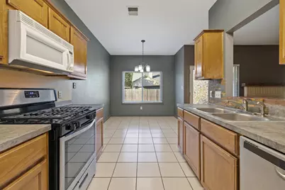 101 Bluejay Cove, Hutto, TX 78634 - Photo 18