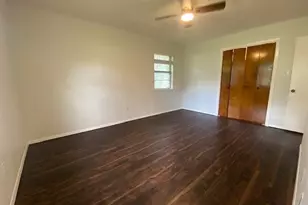 605 E Kerr Street E, Burnet, TX 78611 - Photo 18