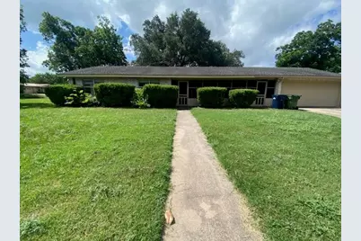 605 E Kerr Street E, Burnet, TX 78611 - Photo 1