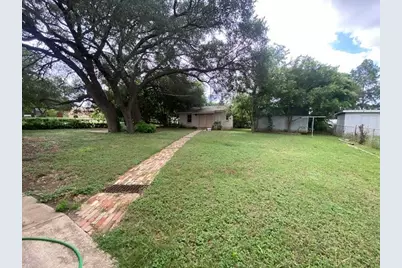 605 E Kerr Street E, Burnet, TX 78611 - Photo 8