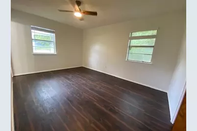 605 E Kerr Street E, Burnet, TX 78611 - Photo 16