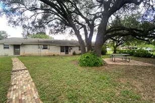 605 E Kerr Street E, Burnet, TX 78611 - Photo 4
