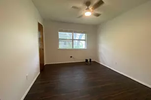 605 E Kerr Street E, Burnet, TX 78611 - Photo 10