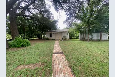605 E Kerr Street E, Burnet, TX 78611 - Photo 6