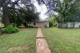 605 E Kerr Street E, Burnet, TX 78611 - Photo 6