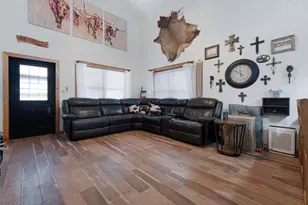 609 W Leon St, Llano, TX 78643 - Photo 4