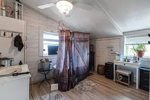 609 W Leon St, Llano, TX 78643 - Photo 20