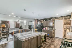 329 W Brook St, Bartlett, TX 76511 - Photo 8