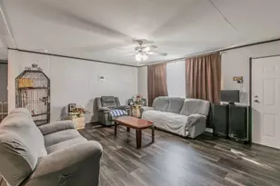 329 W Brook St, Bartlett, TX 76511 - Photo 6