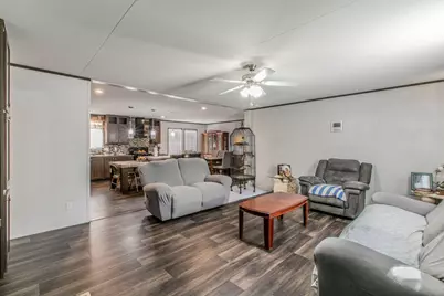 329 W Brook Street, Bartlett, TX 76511 - Photo 4