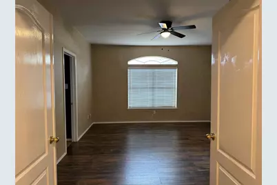 8724 Barrow Glen Loop, Austin, TX 78749 - Photo 14