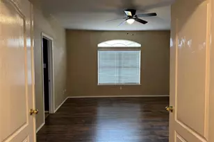 8724 Barrow Glen Loop, Austin, TX 78749 - Photo 14