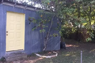 1109 Emile St, Bastrop, TX 78602 - Photo 4