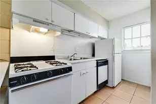 311 E 31st St, Austin, TX 78705 - Photo 2