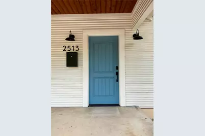 2513 E Cesar Chavez Street, Austin, TX 78702 - Photo 2
