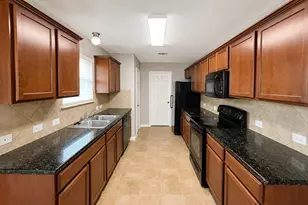 220 Adriana Ln, Hutto, TX 78634 - Photo 4