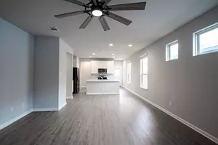 208 Kellys Heroes Wy, Jarrell, TX 76537 - Photo 10